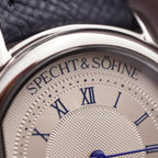 Specht & Söhne SP0038Q1 Quartz — Compacto 35mm, pulseira de couro, vista 4