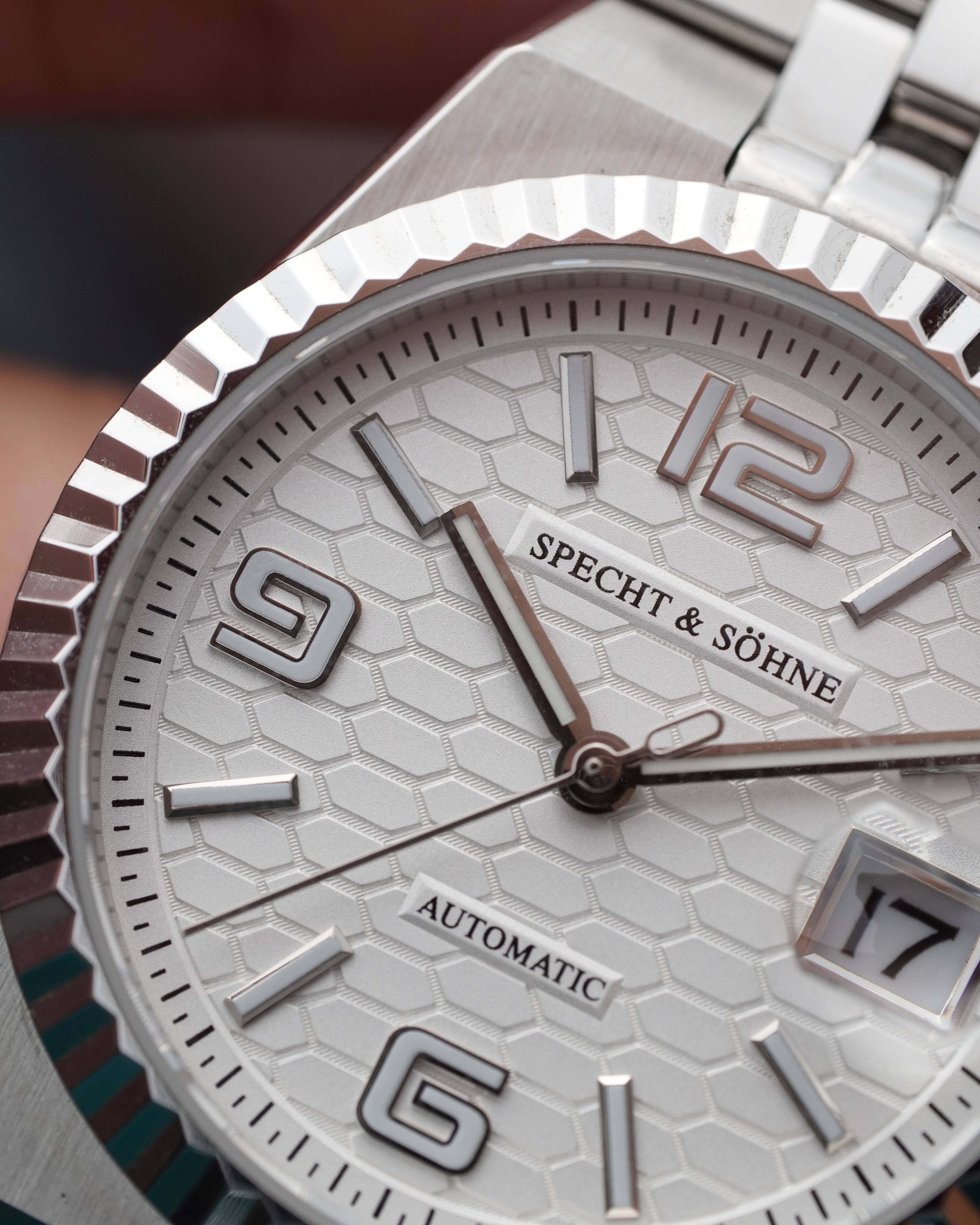 Specht & Söhne SP0043A2 Automático — Explorador 37mm, pulseira de aço, vista 3