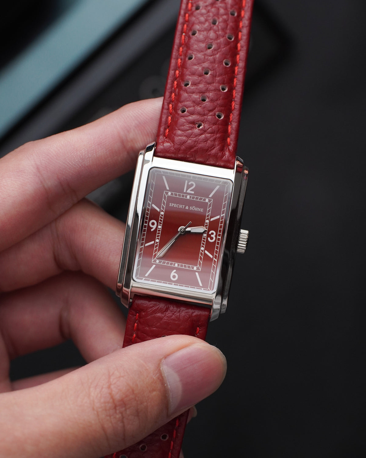 Specht & Söhne SP0040Q1 Quartz — Retangular 25x29mm, pulseira de couro, vista 2