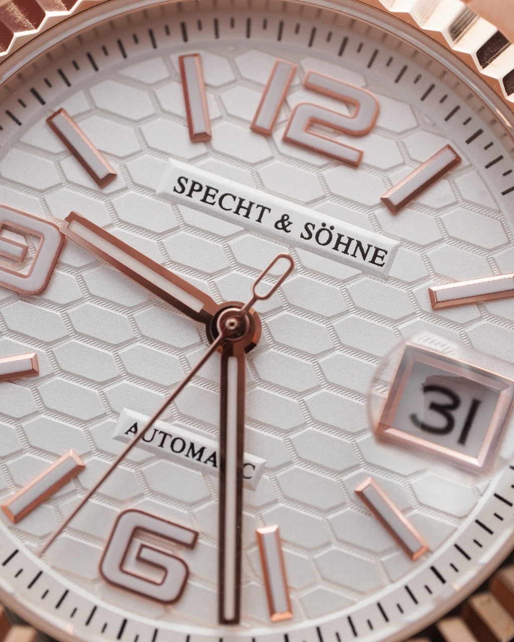Specht & Söhne SP0043A4 Automático — Explorador 37mm, pulseira de aço, vista 3