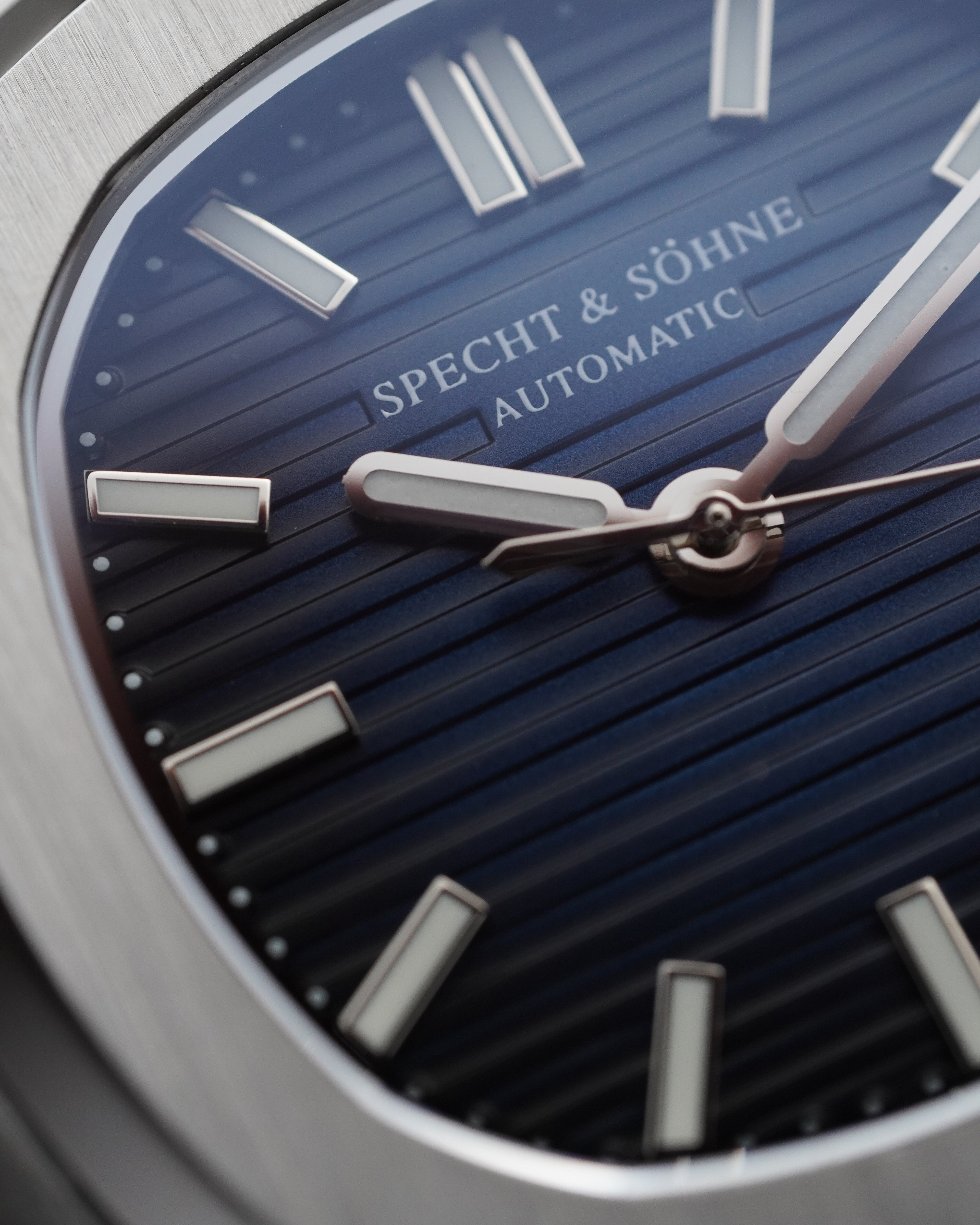 Specht & Söhne SP0005A1-V2 Automático — Esportivo Integrado 40mm, pulseira de aço, vista 3