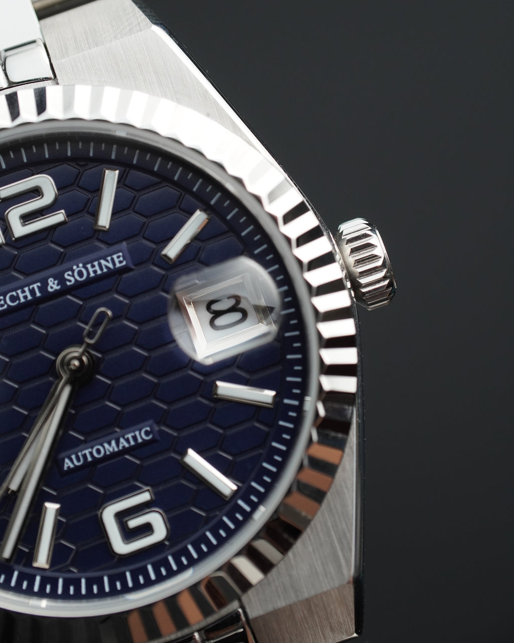 Specht & Söhne SP0043A3 Automático — Explorador 37mm, pulseira de aço, vista 4