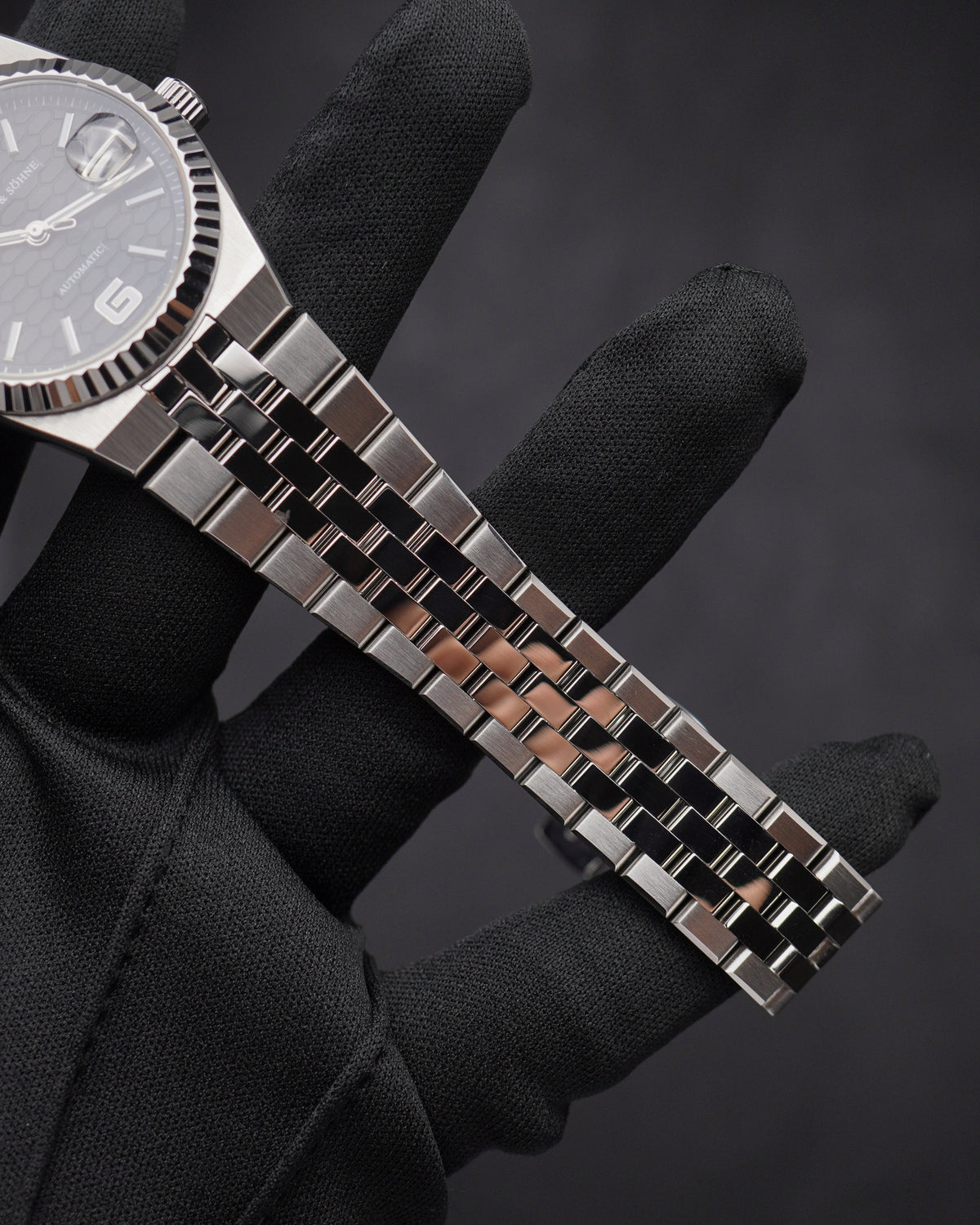 Specht & Söhne SP0043A1 Automático — Explorador 37mm, pulseira de aço, vista 3