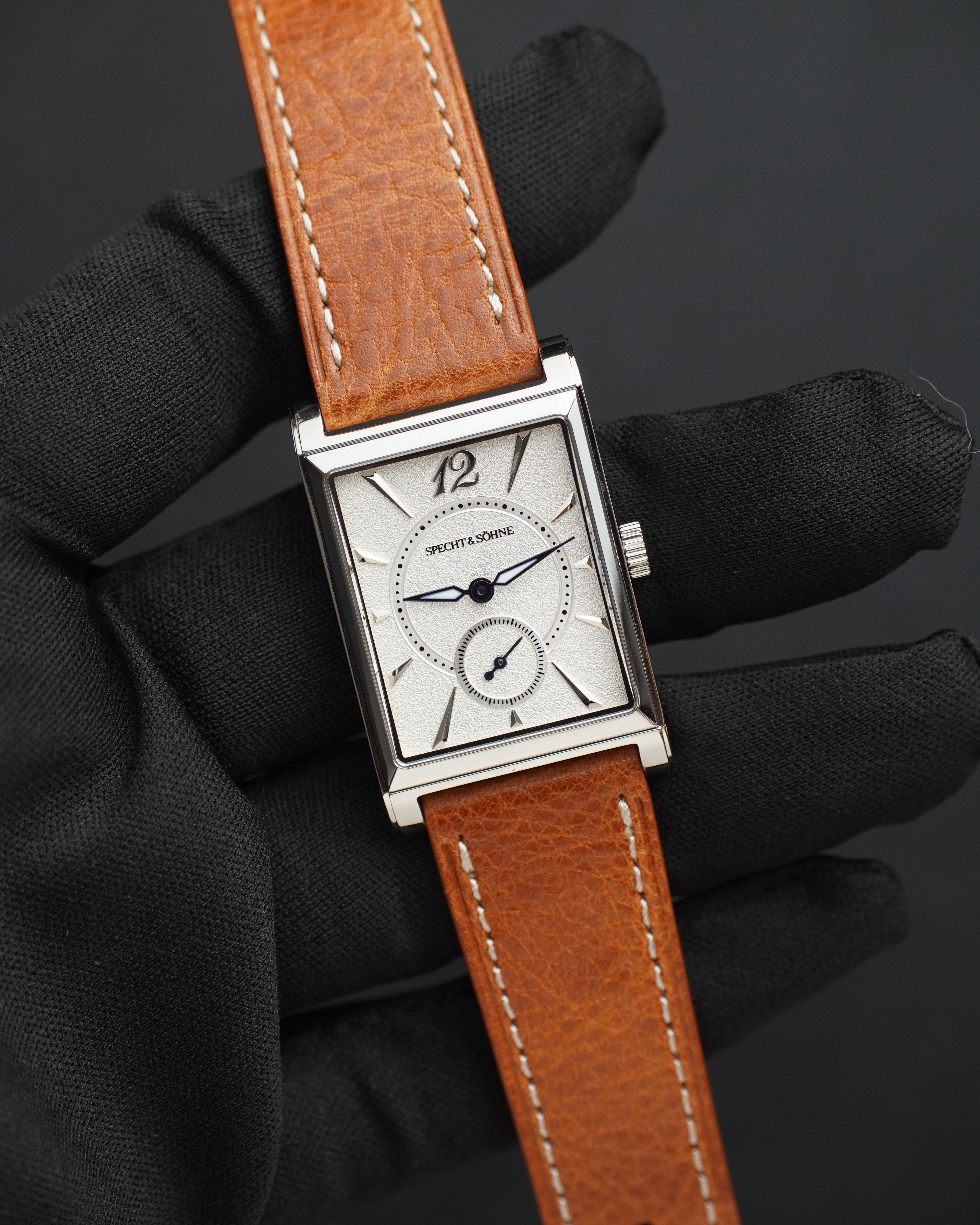 Specht & Söhne SP2648Q2 Quartz — Compacto 26mm, pulseira de couro, vista 5