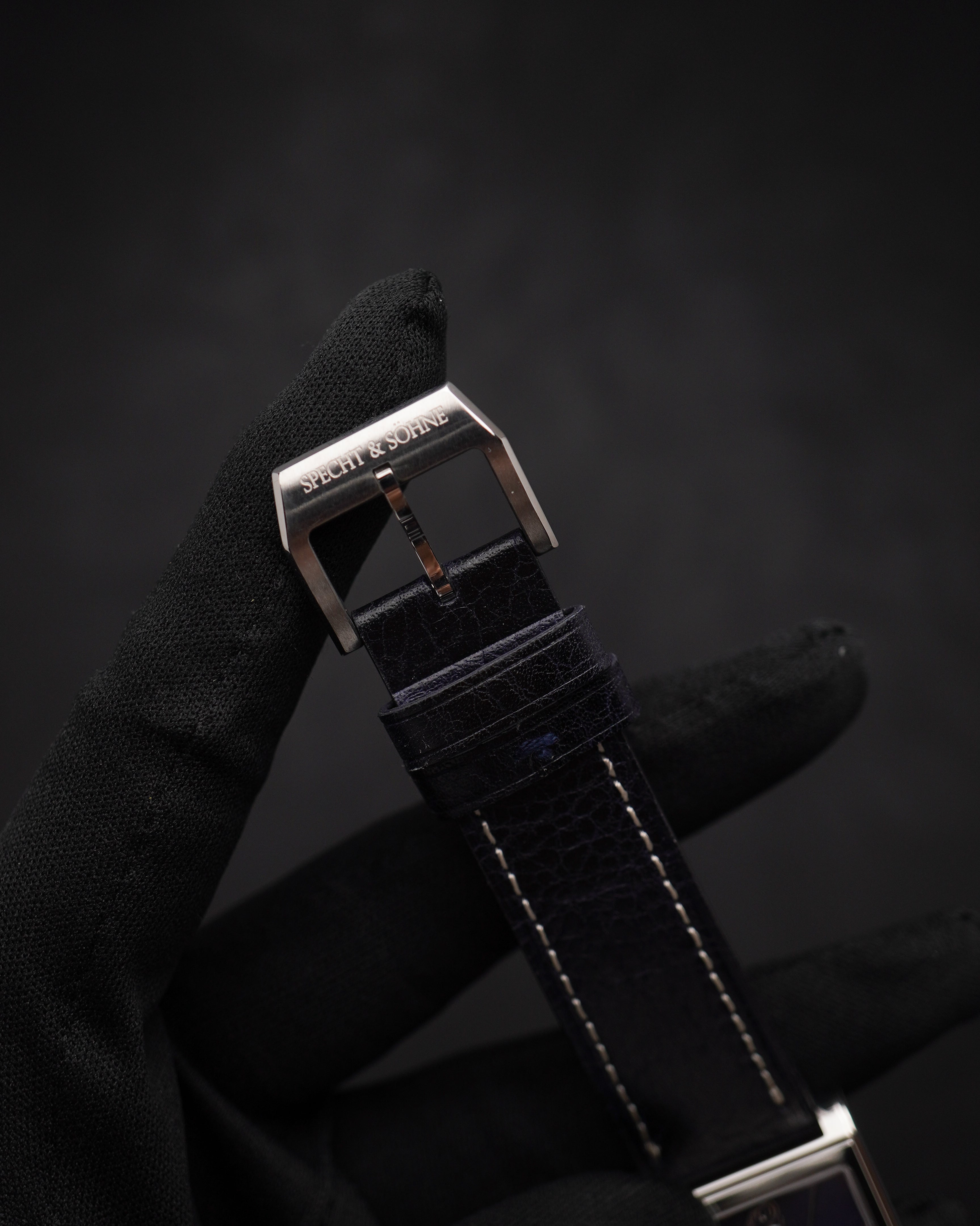 Specht & Söhne SP2648Q1 Quartz — Compacto 26mm, pulseira de couro, vista 8