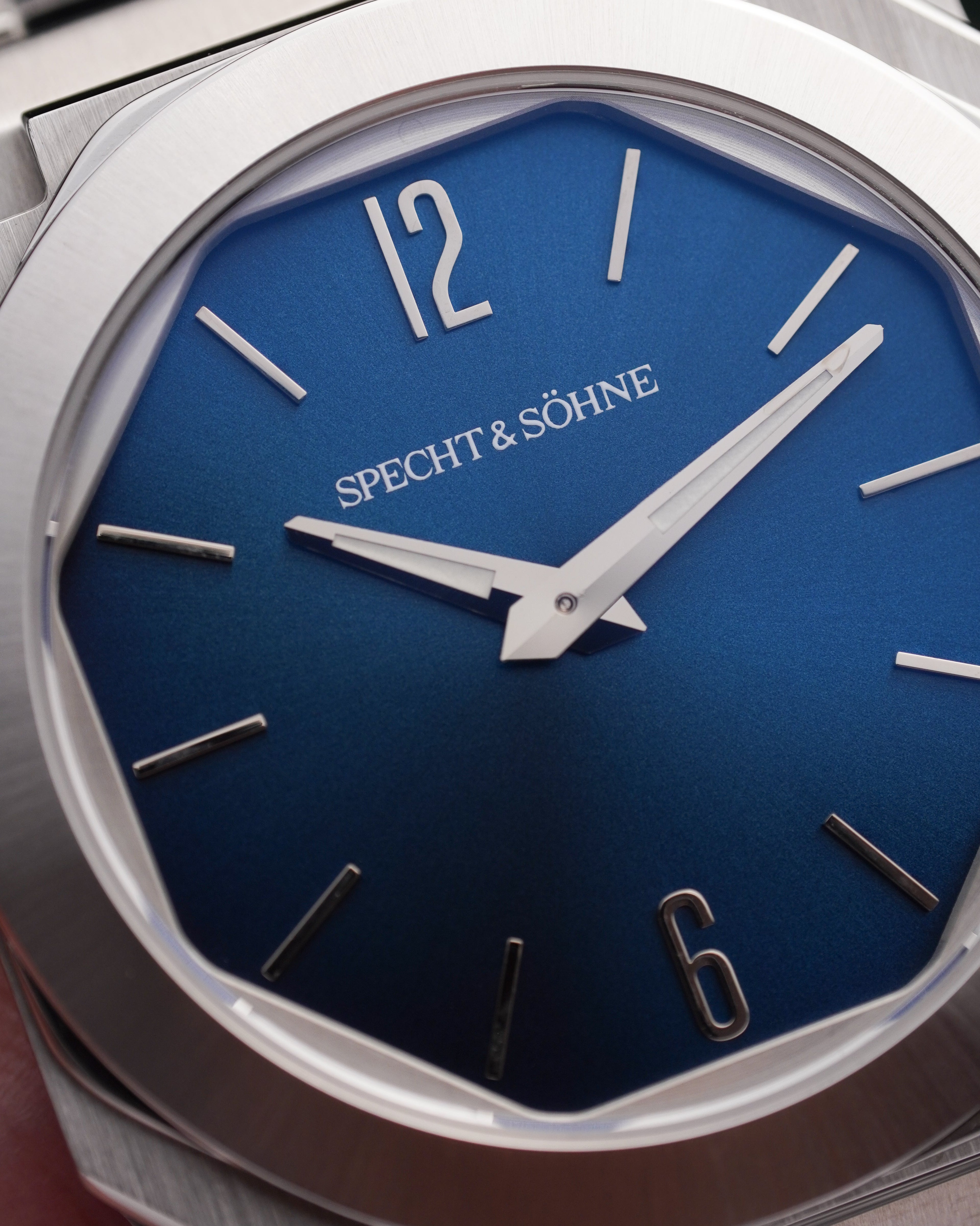 Specht & Söhne SP2654Q2 Quartz — Ultrafino 38mm, pulseira de aço, vista 3